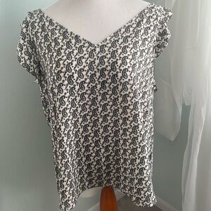 Vince Camuto - women’s paisley ruffle sleeve blouse